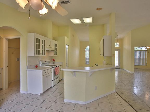 4th image of 419 Nash Ln