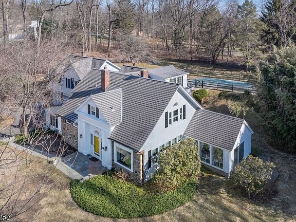 2nd image of 131 Post Kunhardt Rd