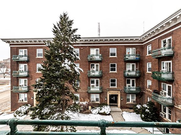 3rd image of 2464 Harney St APT 41