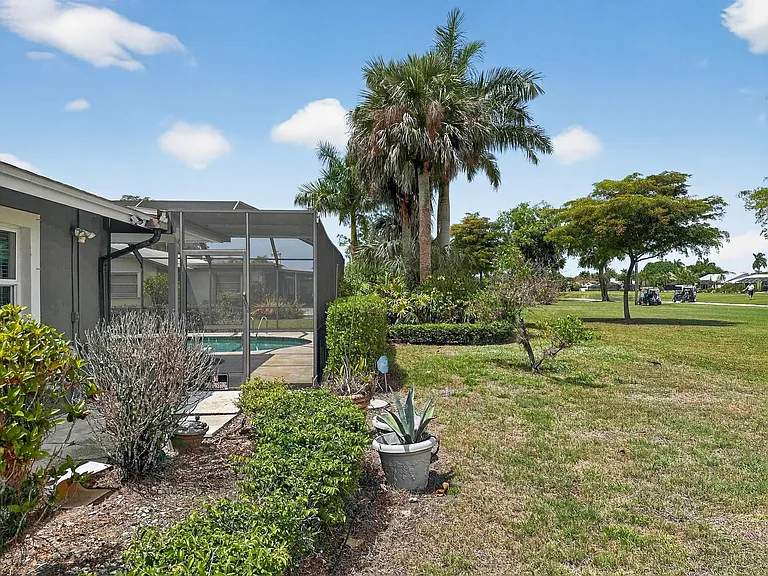 283 Forest Hills Blvd — Photo 40