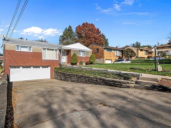 2nd image of 420 Blossom Dr