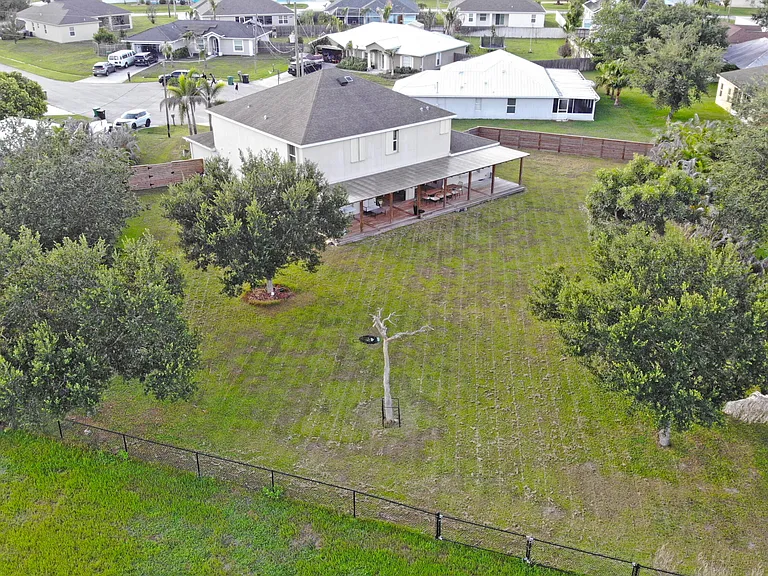 5648 NW Lorna Ct — Photo 47