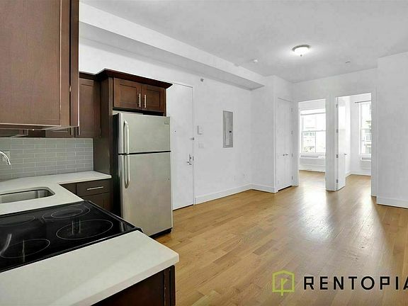 3rd image of 34 Meserole St #2Y