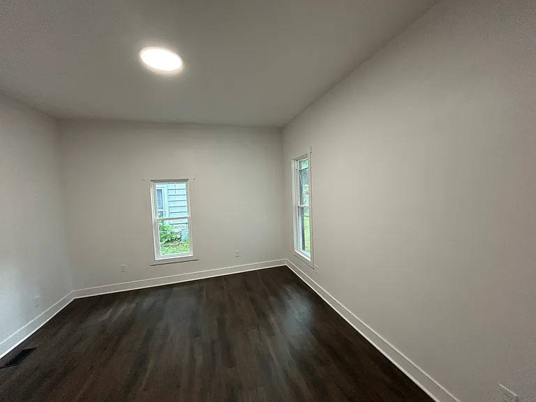 238 Everett Ave — Photo 7