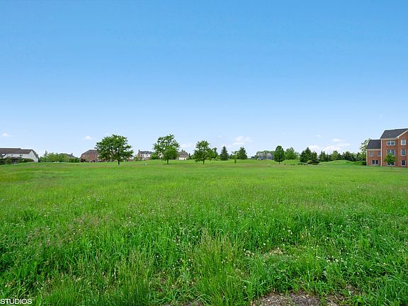 2nd image of 9 Prairie Landing Ct