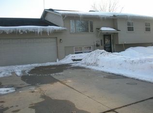 810 Arlington Dr, Marshalltown, IA 50158