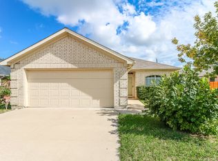 6705 W Lynn Creek Dr, Arlington, TX 76001