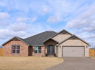 70 Sunrise Cir, Ardmore, OK 73401