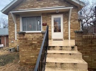 9402 Lavern Pl, Saint Louis, MO 63123