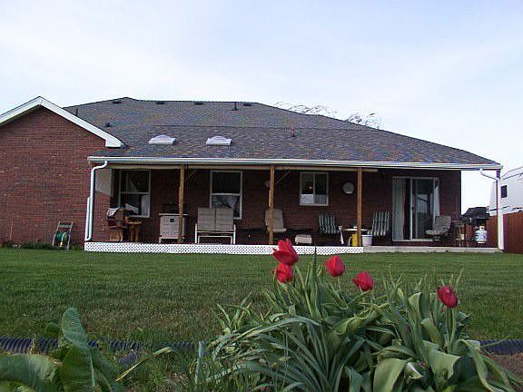 Large backyard w/covered patio