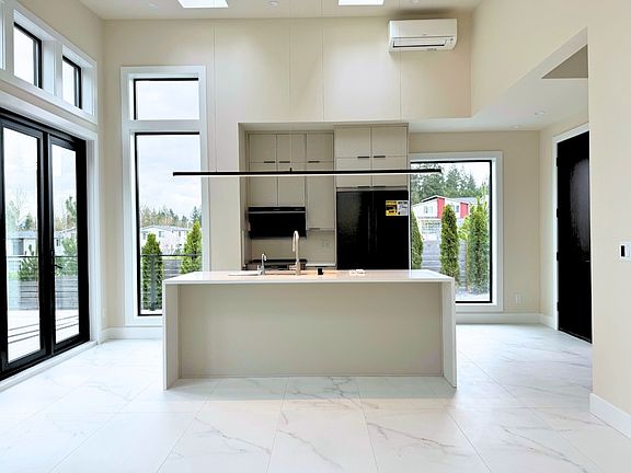 2nd image of 9940 137th Pl NE