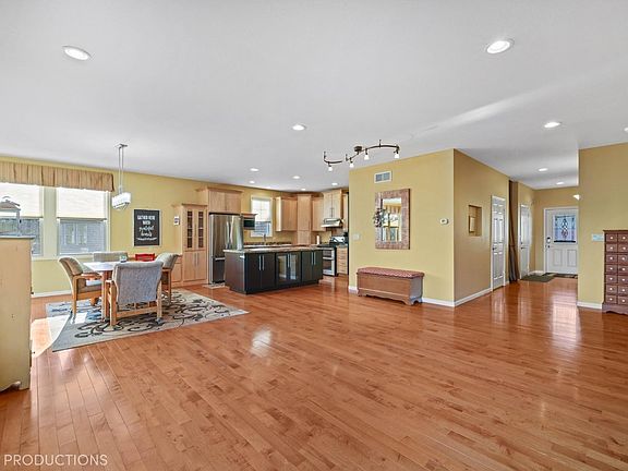 3rd image of 2707 White Pine Cir