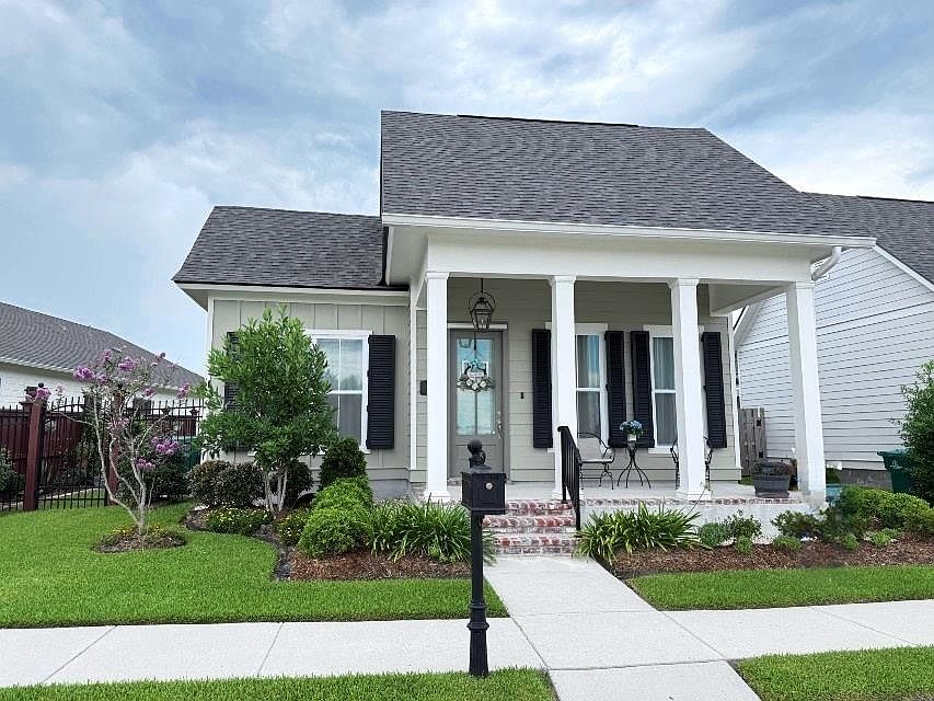 1st image of 193 Royal Oak Blvd