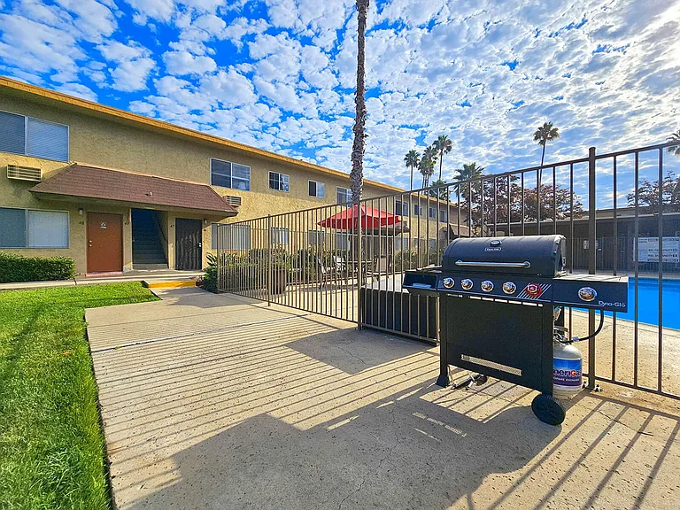 Crestwood Apartments! — Photo 15