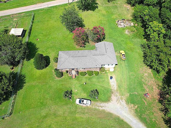 3rd image of 1317 Main St