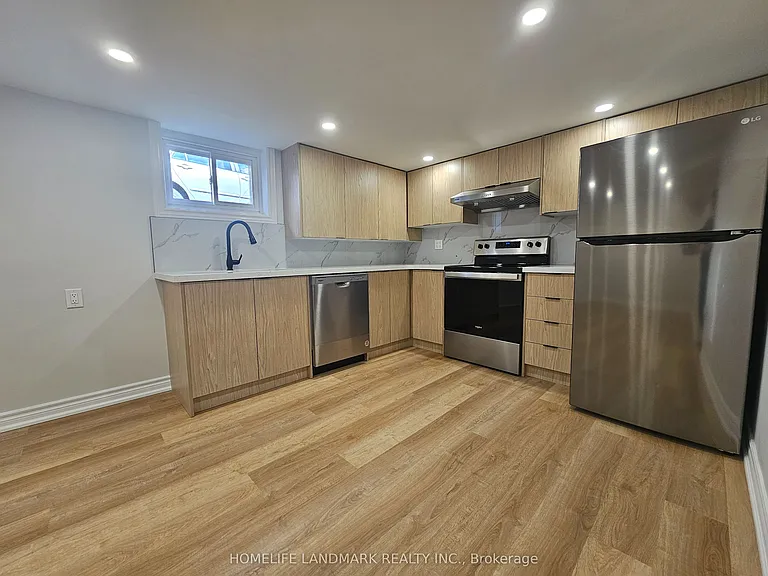 36 Corinne Cres #BASEMEN — Photo 3
