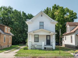 217 SE 17th St, Topeka, KS 66612