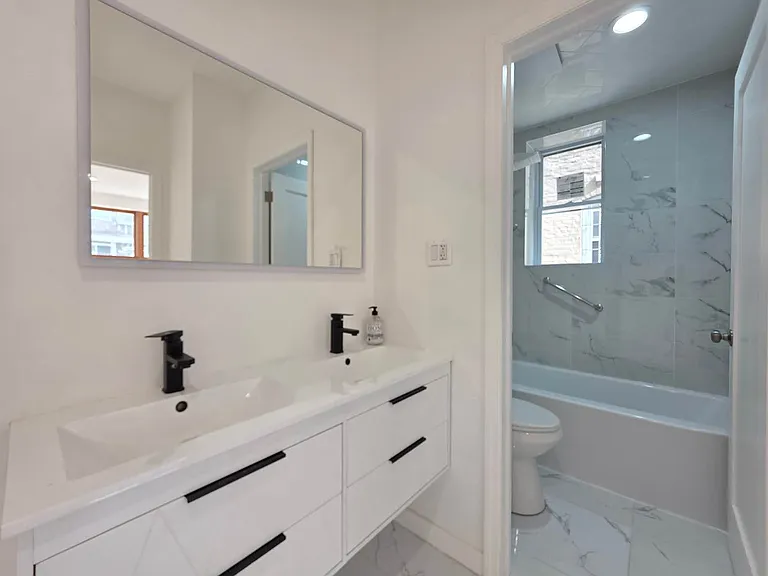 2722 E 26th St #1 — Photo 14