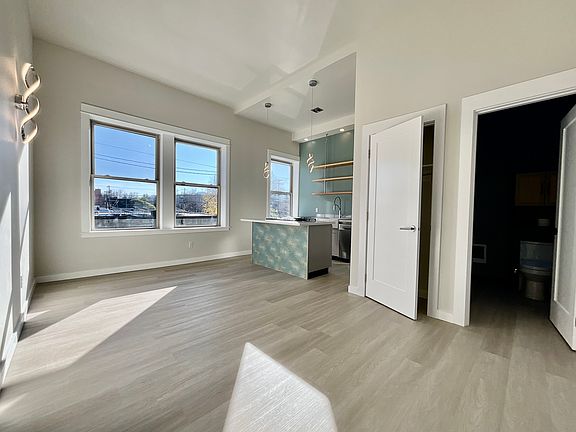 3rd image of 8928 N Lombard St APT 5