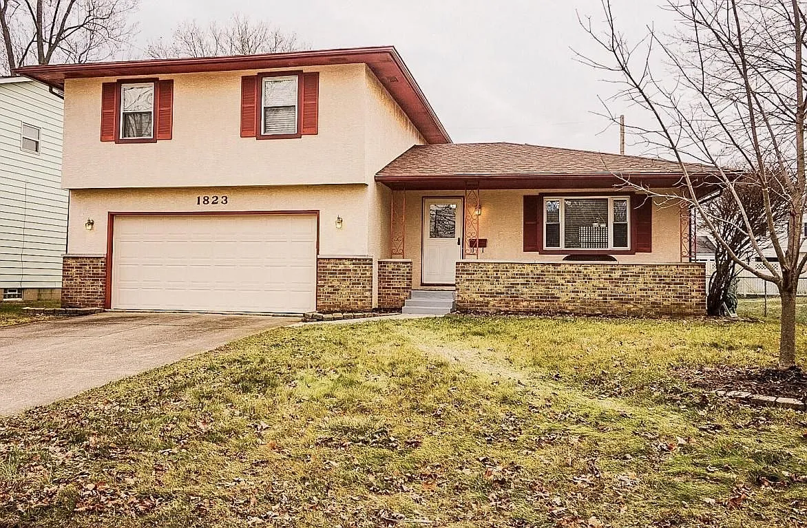1823 Walden Dr photo 1