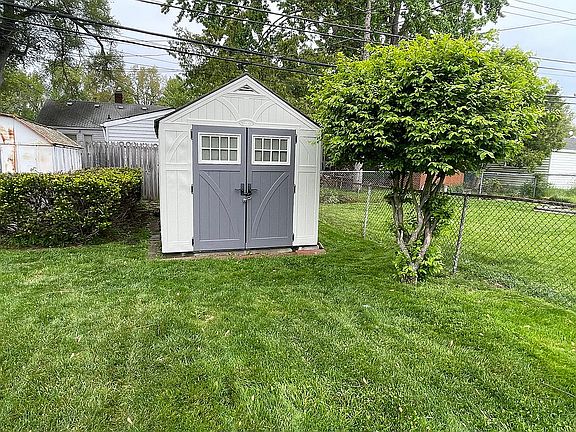 5th image of 28638 Barton St