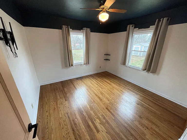 2029 McClung Ave — Photo 9