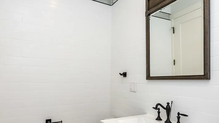 Rented by Nooklyn NYC LLC | media 17