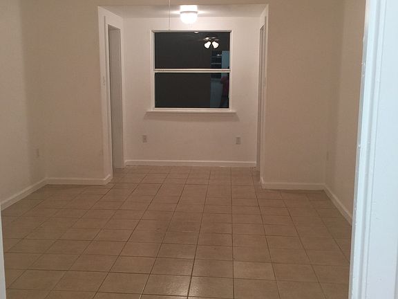 B3 2 closets