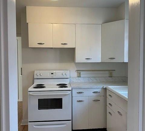 4th image of 80 Farrwood Ave