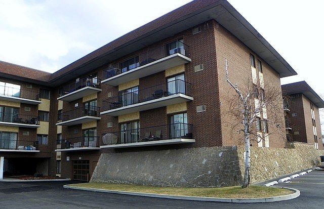 1st image of 9520 Mayfield Ave #206
