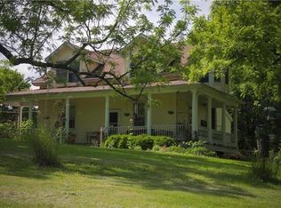 9 Persimmon Ln, Florissant, MO 63034