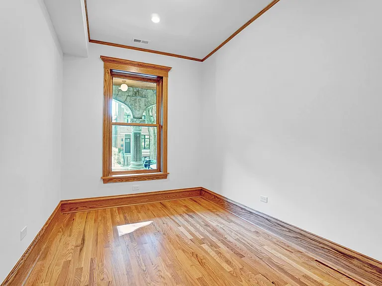 1233 N Hoyne Ave #1 — Photo 7