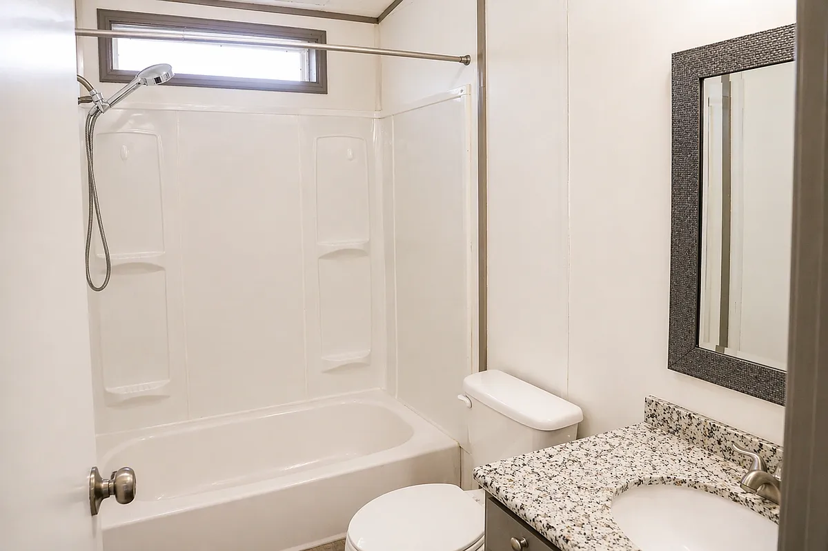 3 bed, 2.0 bath, 1344 sqft, $1,750 — Photo 4