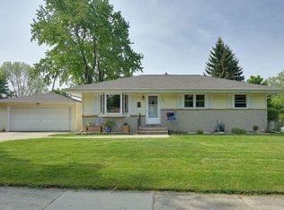 1023 Grant Pl, West Bend, WI 53090