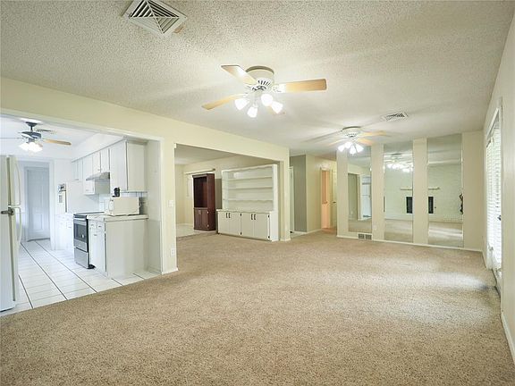 4th image of 516 SW 63rd Ter