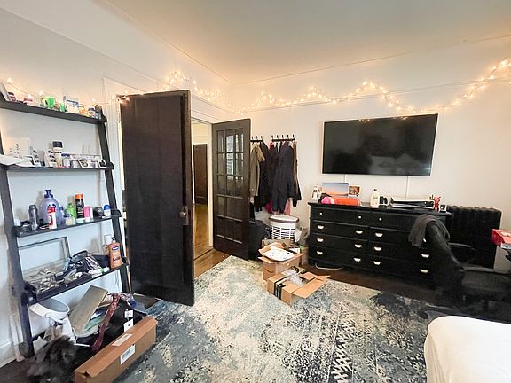 4th image of 19-23 Ditmars Blvd #2F