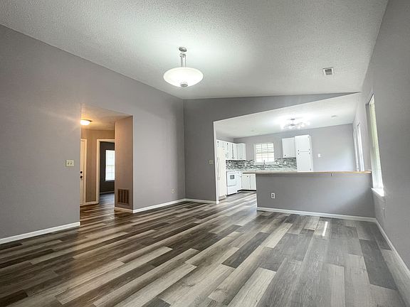 4th image of 4234 Spire Dr