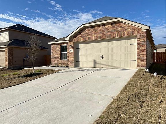4th image of 401 Hyacinth Way