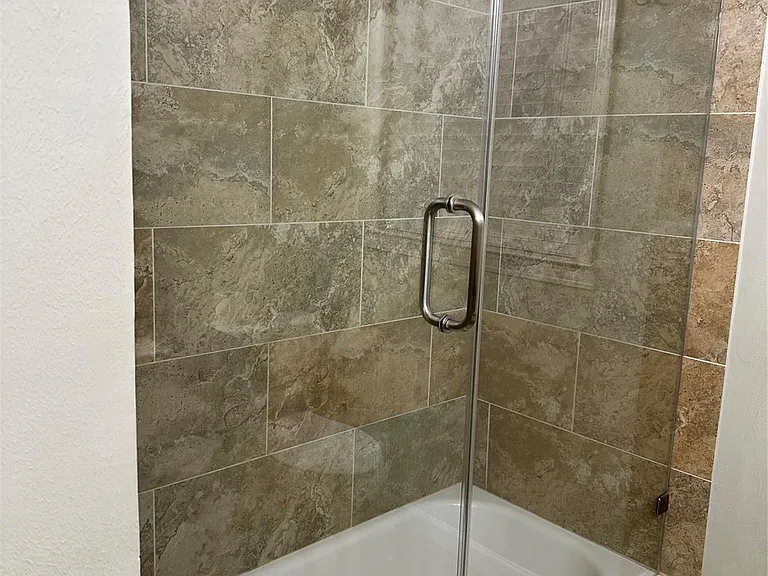 3815 Gardendale Dr — Photo 9