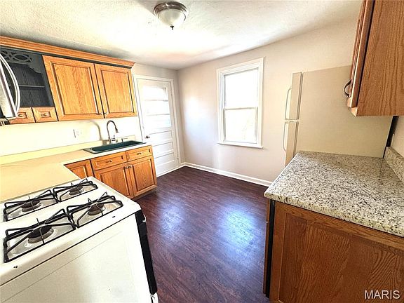 4th image of 1805 Uceyle Ave