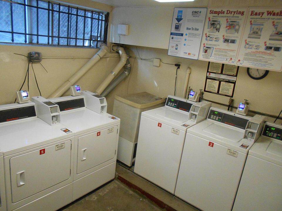 325 Bay Street Laundry