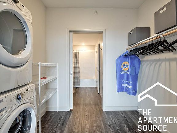 5th image of 800 W Agatite Ave #1B