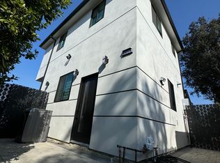 6960 Costello Ave, Van Nuys, CA 91405