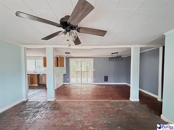 4th image of 405 E 1st Ave