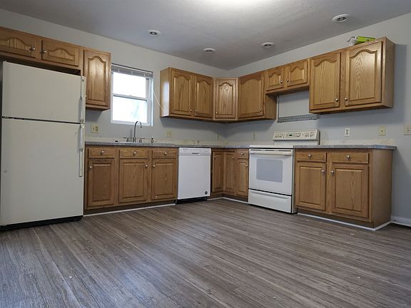 2nd image of 350 Shyla Ln
