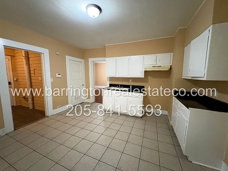 4745 Avenue R — Photo 3