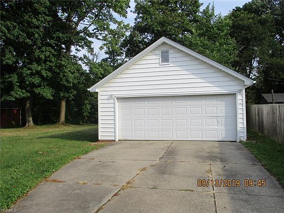 2nd image of 24318 Normandy Dr