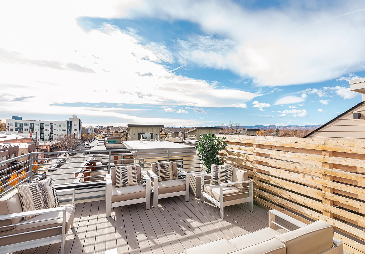 2 bed, 2.5 bath, 1725 sqft, $3,700 — Photo 1