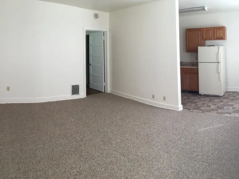 121 Center St #1 — Photo 3