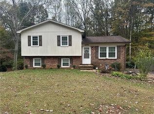 175 Wedgewood Dr, Mount Airy, NC 27030
